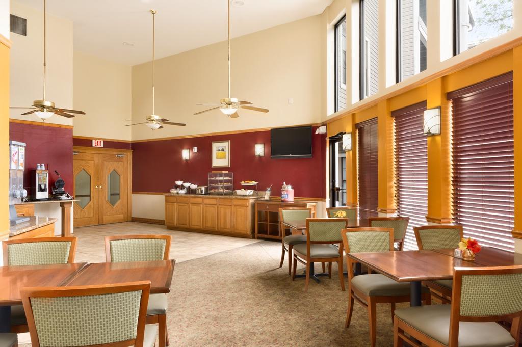 Ramada Huntsville Zewnętrze zdjęcie