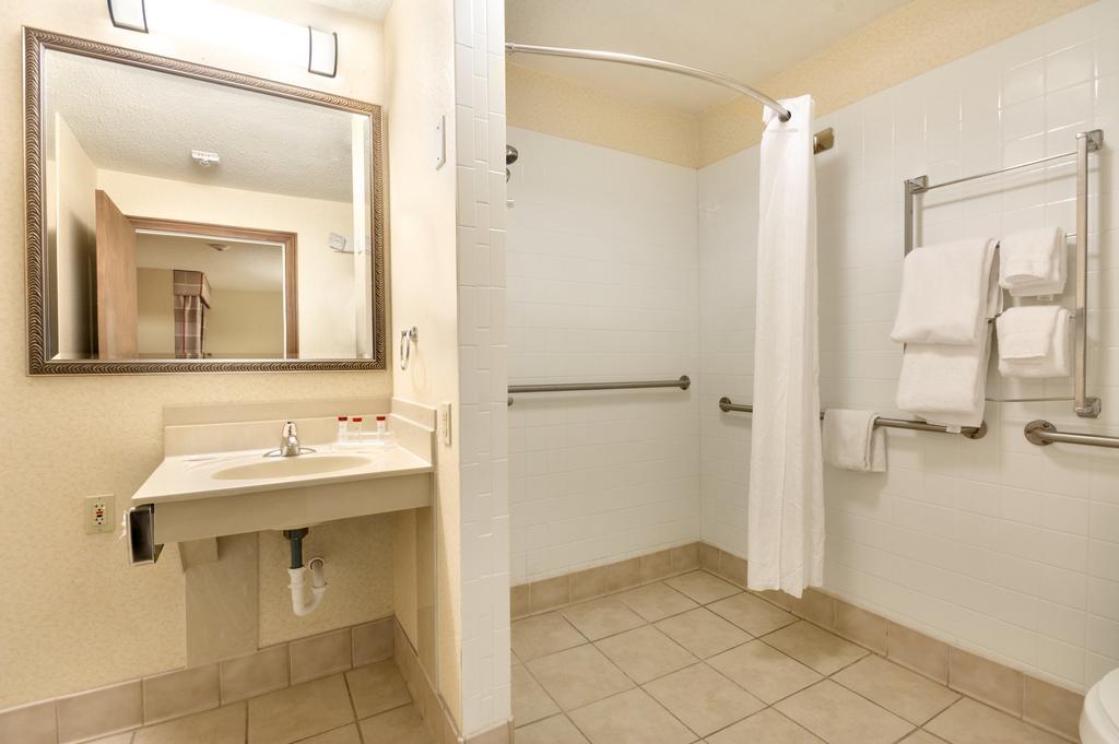 Ramada Huntsville Pokój zdjęcie