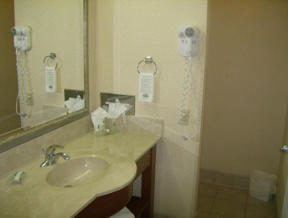 Ramada Huntsville Pokój zdjęcie